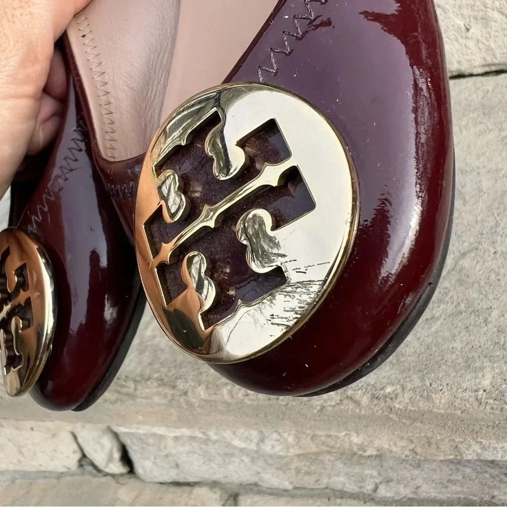 Tory Burch burgundy flats with gold logo Sz 6M - Picture 10 of 10